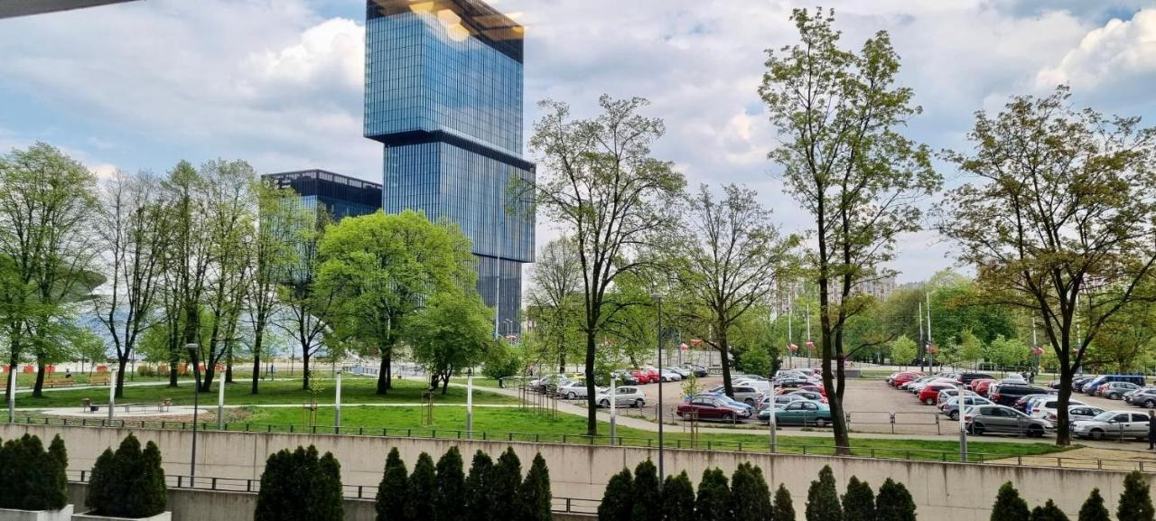 Aparthotel Superjednostka Katowice Ngoại thất bức ảnh